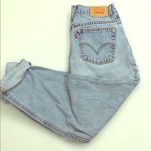 Women’s Vintage Levi’s 550 Classic Fit